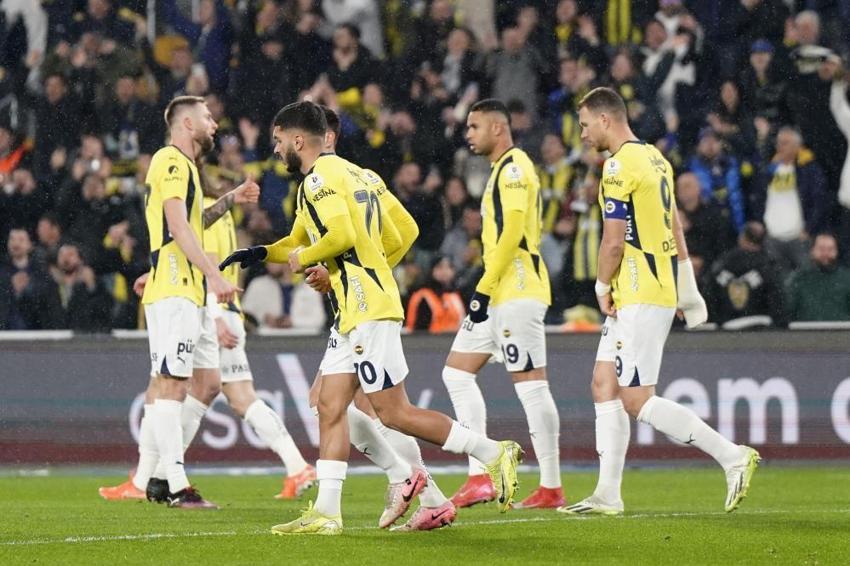 Fenerbahçe'de Beşiktaş derbisi öncesi alarm! Kostic, Amrabat, Fred ve İrfan Can Kahveci yakabilir