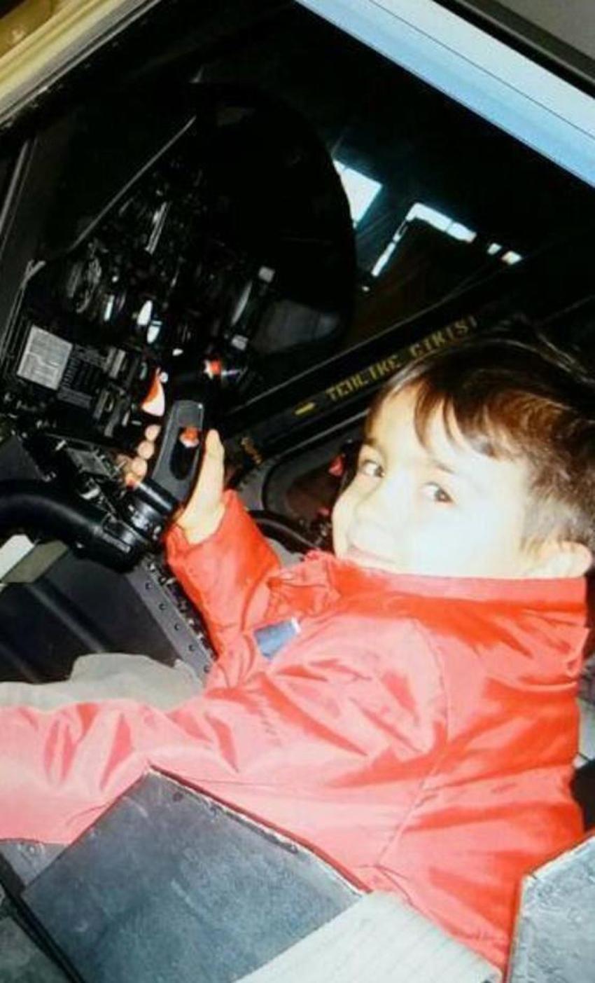 Anne, baba, ağabey pilot! 17 yaşında lisans aldı, 22'sinde kaptan koltuğuna oturdu: THY'nin en genç pilotu oldu!