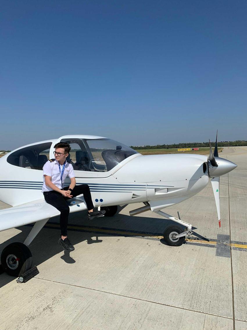 Anne, baba, ağabey pilot! 17 yaşında lisans aldı, 22'sinde kaptan koltuğuna oturdu: THY'nin en genç pilotu oldu!