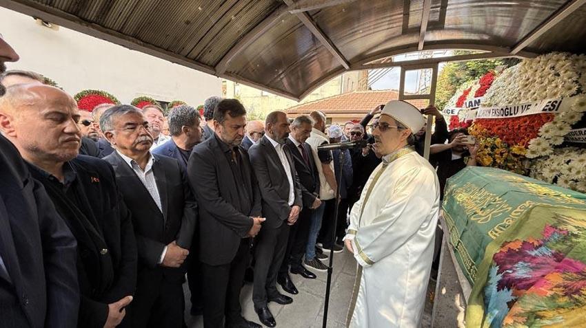 Bülent Uygun'un kızı Almina Tude Uygun gözyaşları içerisinde son yolculuğuna uğurladı