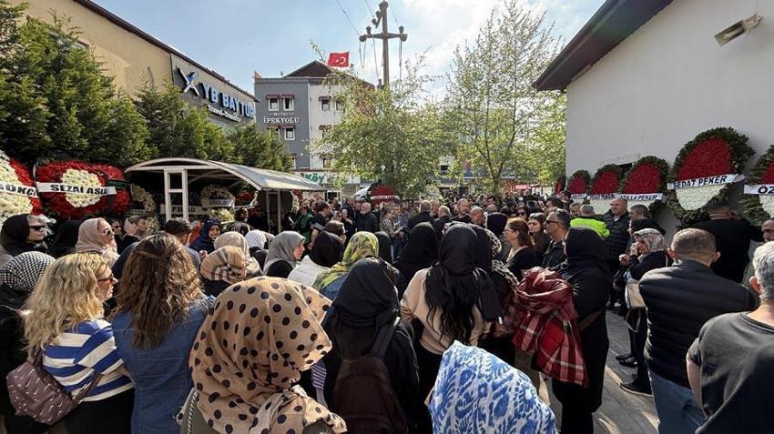 Bülent Uygun'un kızı Almina Tude Uygun gözyaşları içerisinde son yolculuğuna uğurladı