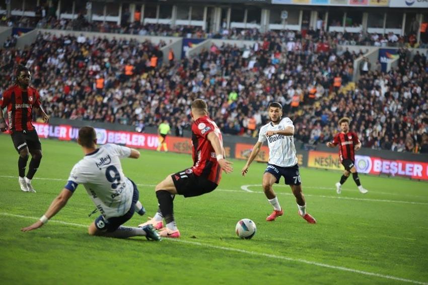 Gaziantep Fenerbahçe maçı: 1-3! Kanarya'dan müthiş geri dönüş