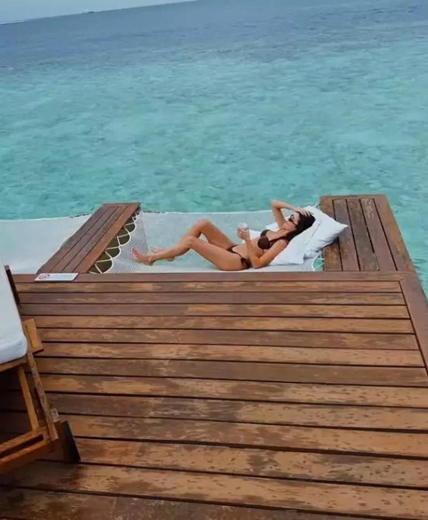 Hande Erçel'den yaz modası! Sezonu bu fotoğrafla açtı