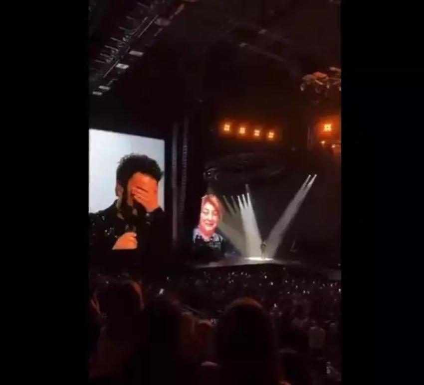 Konserde gözyaşlarına boğulan Tarkan'dan duygulandıran paylaşım
