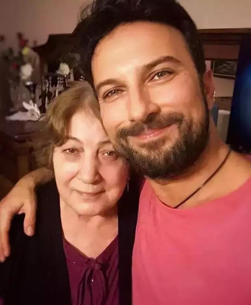 Konserde gözyaşlarına boğulan Tarkan'dan duygulandıran paylaşım