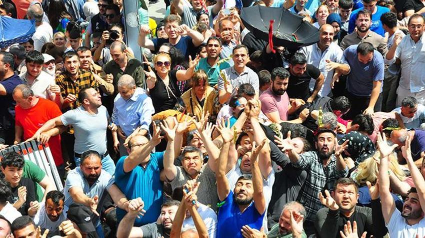 Herkes avucunu o ise şemsiyesini açtı! Vatandaş şifalı ürün için kapıştı