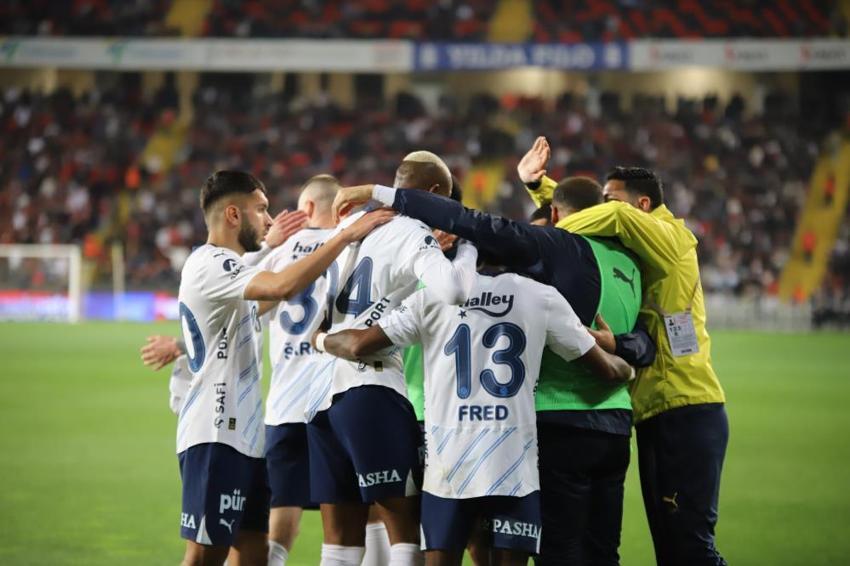 Fenerbahçe'nin yıldızına bir talip de ülkesinden çıktı! 'Dönmek istiyorum'