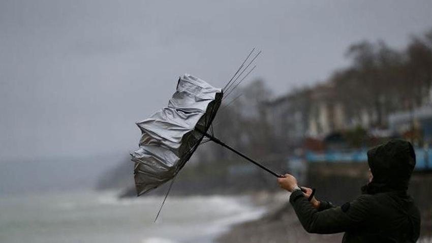 Meteoroloji'den İstanbul için sarı kodlu uyarı: Kuvvetli rüzgar etkili olacak, çatı uçmasına dikkat!
