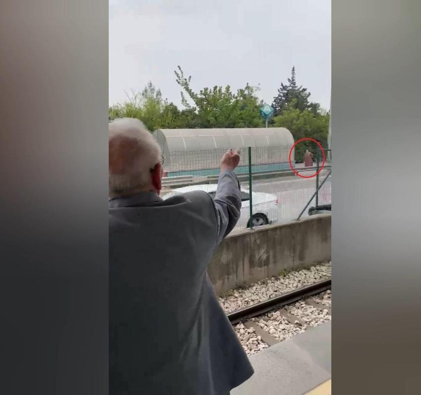 Eşini otobüste unuttu panik anlarını torunu kaydetti! Dede-torun arasındaki gülümseten diyalog görüntülere yansıdı