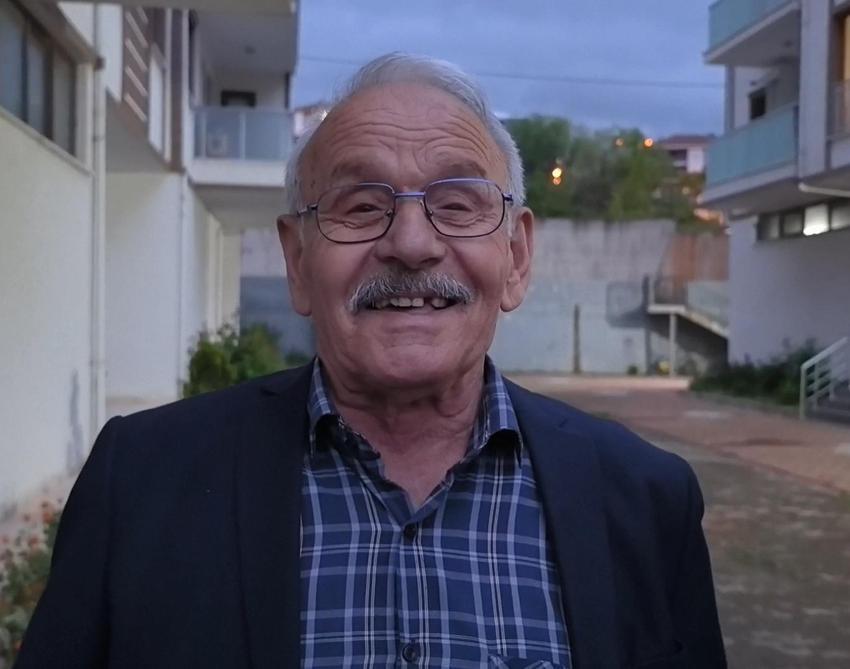 Eşini otobüste unuttu panik anlarını torunu kaydetti! Dede-torun arasındaki gülümseten diyalog görüntülere yansıdı