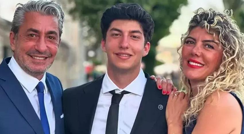 Baba oğul bu kadar benzer! Erkan Petekkaya ile oğlu Cem ödül törenine katıldı