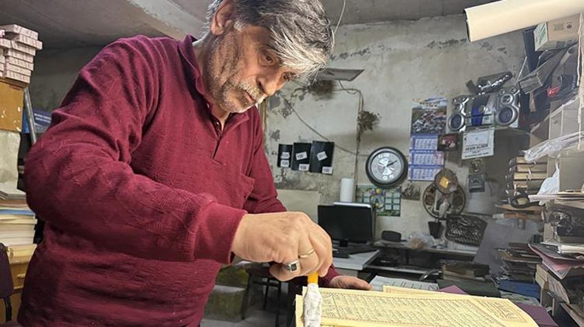 Erzincanlı mücellit yarım asırdan beri 'kapak' yaparak evine ekmek götürüyor
