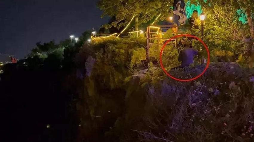 Bunalıma giren aşık falezlere çıktı! Büyü var deyip isyan etti