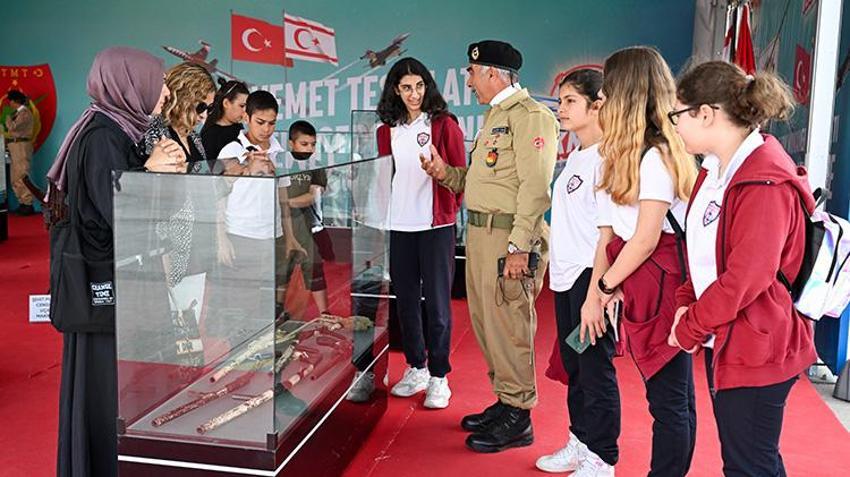 TEKNOFEST KKTC'de ikinci günde ziyaretçilerini ağırlamaya başladı! Yerli hava araçları uçuş gösterileri yapacak
