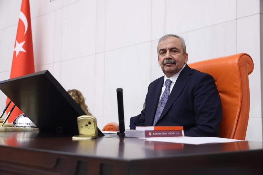 Sırrı Süreyya Önder'dan acı haber! Hayatını kaybetti