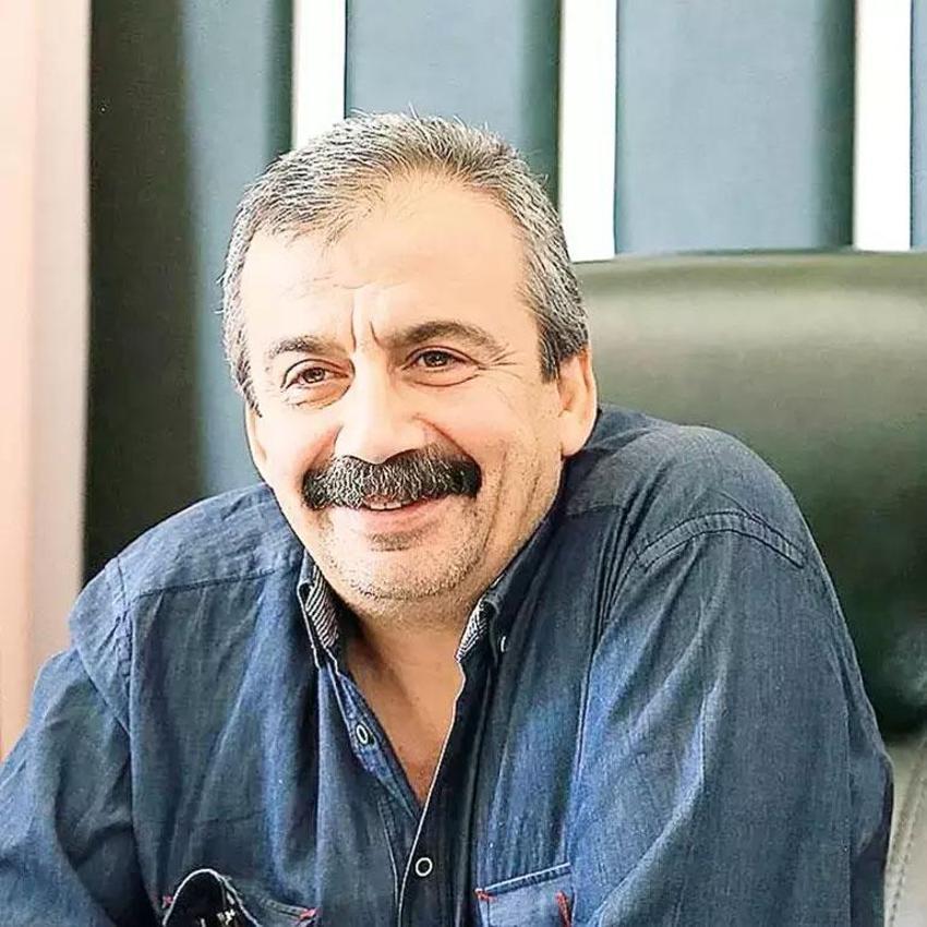 Sırrı Süreyya Önder hayatını kaybetti! Gençliğinde çıraklık da yaptı kamyon şoförlüğü de, işte hayat hikayesi...