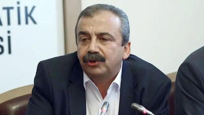 Sırrı Süreyya Önder hayatını kaybetti! Gençliğinde çıraklık da yaptı kamyon şoförlüğü de, işte hayat hikayesi...