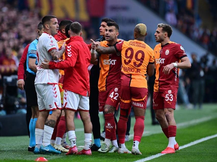 Galatasaray Sivasspor maçında gol yağmuru! Aslan'a 3 puan için 45 dakika yetti