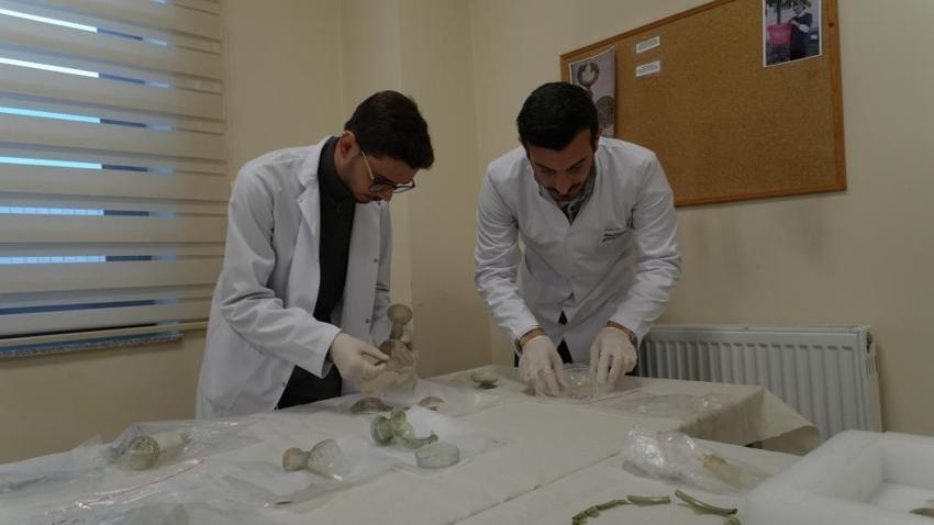 Tarihi eserlere cerrahi operasyon! Depremde hasar gördü, Erzurum'da tedavi ediliyor

