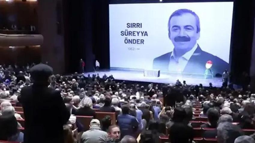 Sırrı Süreyya Önder'e acı veda! Annesinin ağıtları yürekleri dağladı