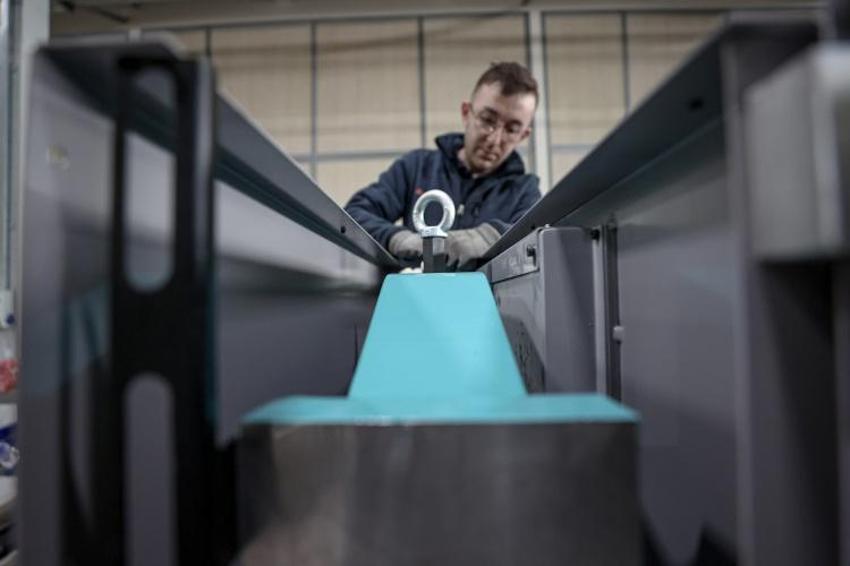 Askerde tasarladı, fabrikasını kurdu! 70 ülke onun peşinde, ürünleri 25 yıl bakımsız çalışıyor