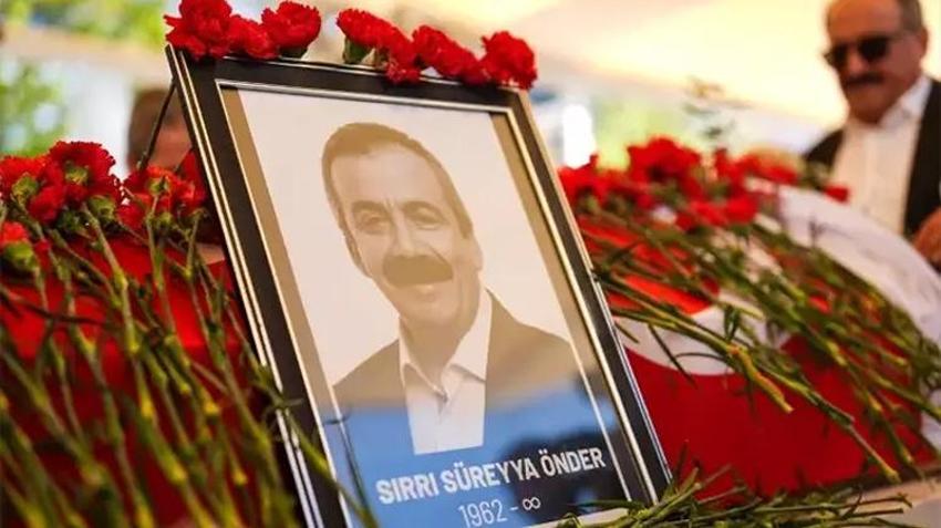 Sırrı Süreyya Önder'e acı veda! Annesinin ağıtları yürekleri dağladı