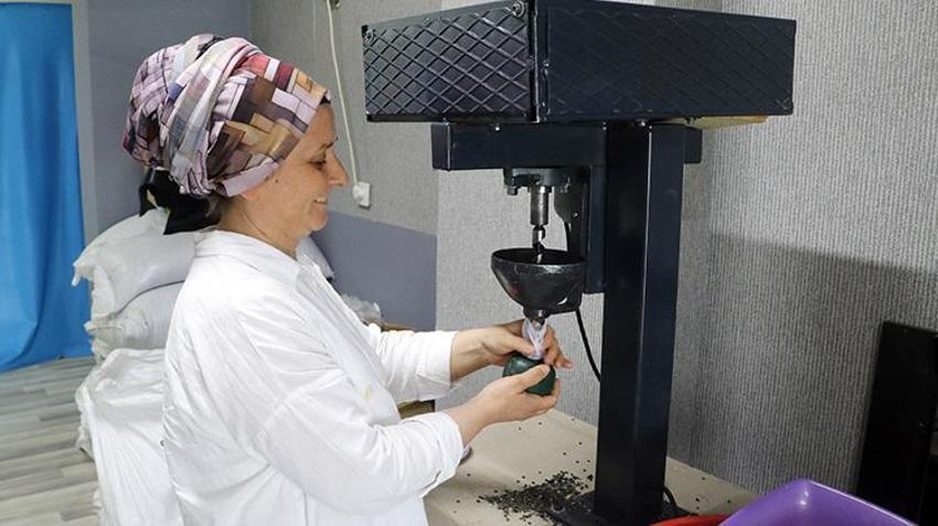 O kurstan sonra hayatı değişti! Yıllarca ev hanımı olan kadın, şimdi dünyaya ürün satıyor