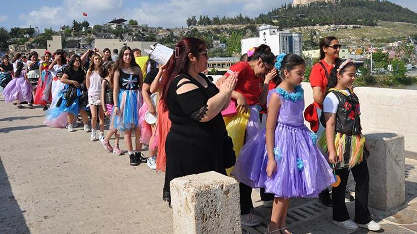 Dünyanın en duyarlı defilesi Mersin'de yapıldı! Avrupa'dan bile katıldılar