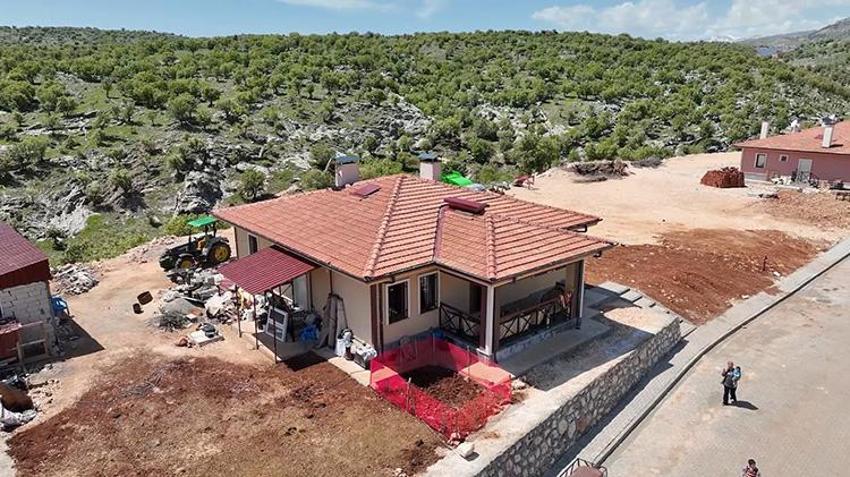 Adıyaman Zey köyü ileri mühendislikle kayalık zeminde yeniden inşa etti