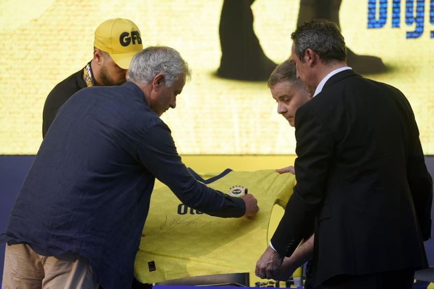 Jose Mourinho gerçekleri ortaya çıktı: Başka takıma imza atsa bile Fenerbahçe'den maaş alacak