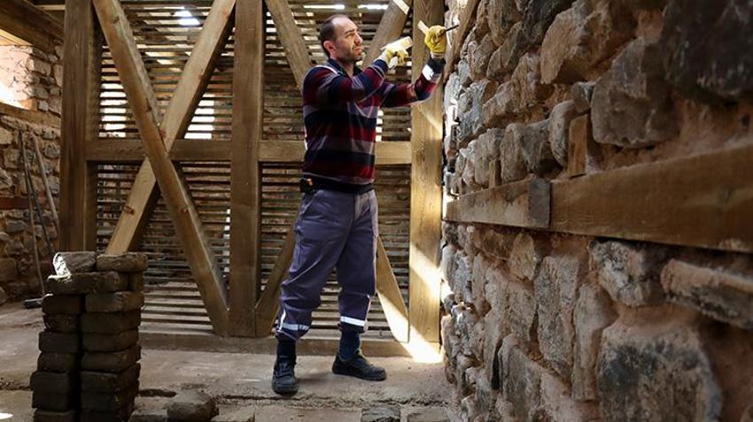 Artvin'den Bursa'ya göç ettikten sonra hayatları değişti! Babasının yolundan giderek tarihi ayakta tutuyor