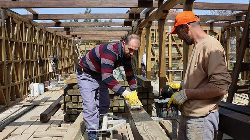 Artvin'den Bursa'ya göç ettikten sonra hayatları değişti! Babasının yolundan giderek tarihi ayakta tutuyor