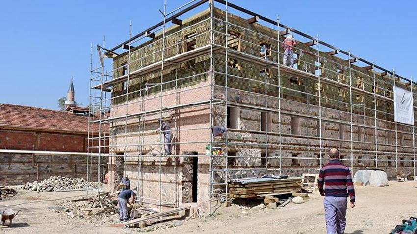 Artvin'den Bursa'ya göç ettikten sonra hayatları değişti! Babasının yolundan giderek tarihi ayakta tutuyor