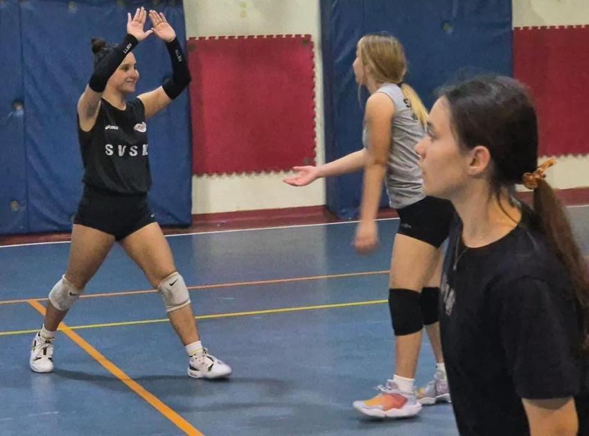 İkiz kardeşlerin voleybol aşkı: Aynı sahada ter döküyorlar, aynı hayali kuruyorlar