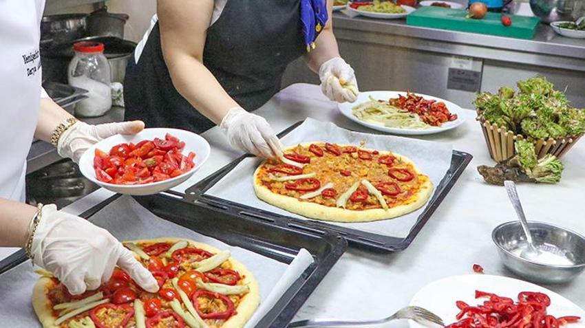 Diyarbakır'ın pizzası işte böyle olur! Kenger pizzaya da girdi