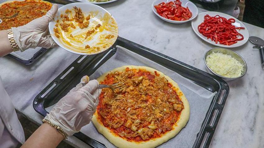 Diyarbakır'ın pizzası işte böyle olur! Kenger pizzaya da girdi