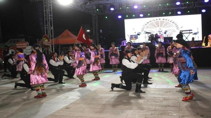 Ege'de festival coşkusu: Dans şovlarıyla başladı, konserlerin ardı arkası kesilmedi