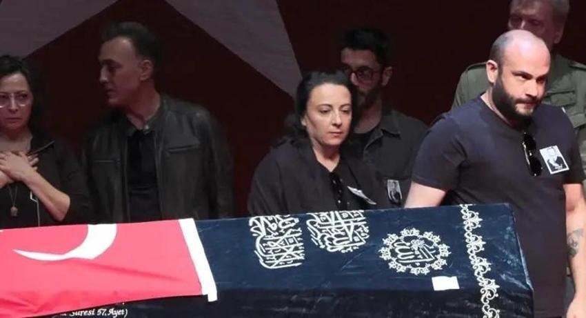 Usta sanatçı Naşit Özcan son yolculuğuna uğurlandı
