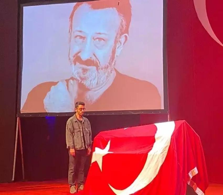Usta sanatçı Naşit Özcan son yolculuğuna uğurlandı