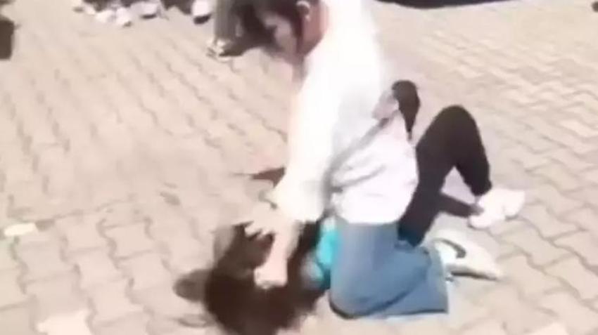 Önce Sivas sonra Bursa! 7 liseli kızın görüntülerini Türkiye konuşuyor, ailesine itiraf edince iğrençlik ortaya çıktı
