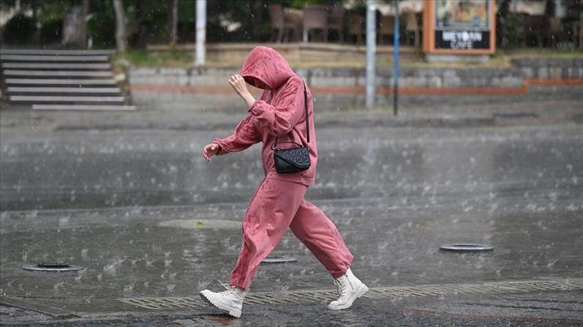Hafta sonu planı yapanlar dikkat! Meteorolojiden yeni açıklama, yağışlı hava geri geliyor, sıcaklıklar düşüyor