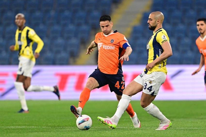 Başakşehir Fenerbahçe maçında gol yağmuru! Kanarya 3 puanla moral depoladı