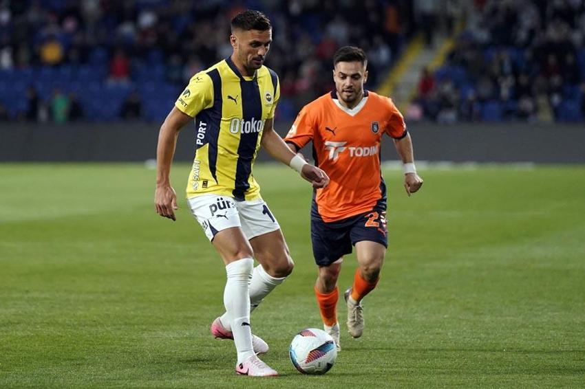 Başakşehir Fenerbahçe maçında gol yağmuru! Kanarya 3 puanla moral depoladı