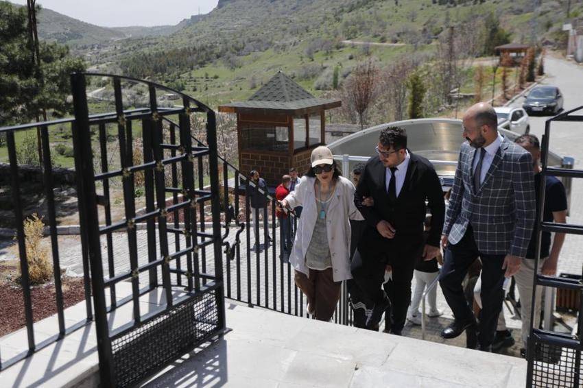 'Mahpus' filminin tarihi mekanı yeniden canlandı: Türkan Şoray'dan anlamlı ziyaret