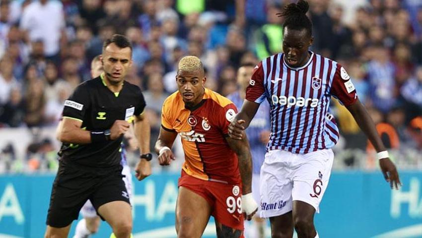 Trabzonspor Galatasaray maçında Aslan 3 puanı 2 golle aldı
