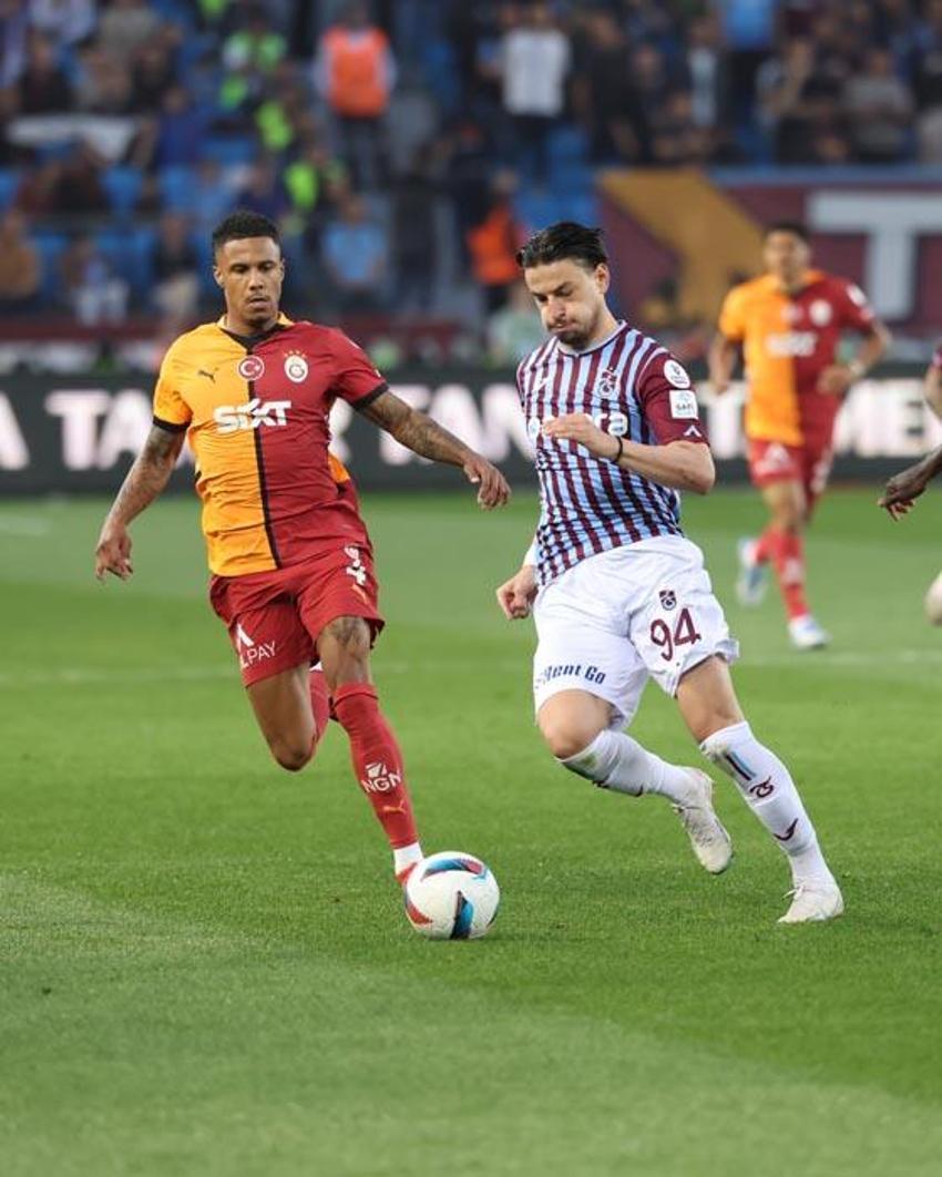Trabzonspor Galatasaray maçında Aslan 3 puanı 2 golle aldı
