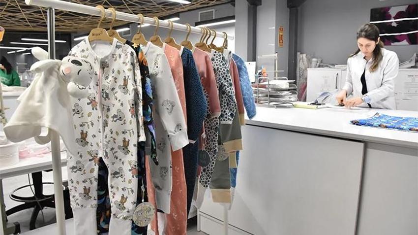 Kızı üşümesin diye üretime başladı, şimdi 4 ülkeye satış yapıyor 