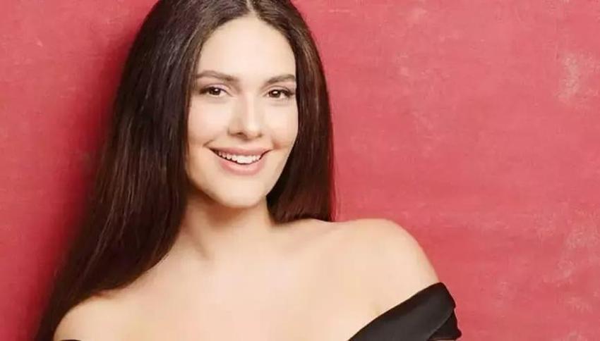 Bergüzar Korel itiraf etti! 'Mahalle hayatı iyi geliyor'