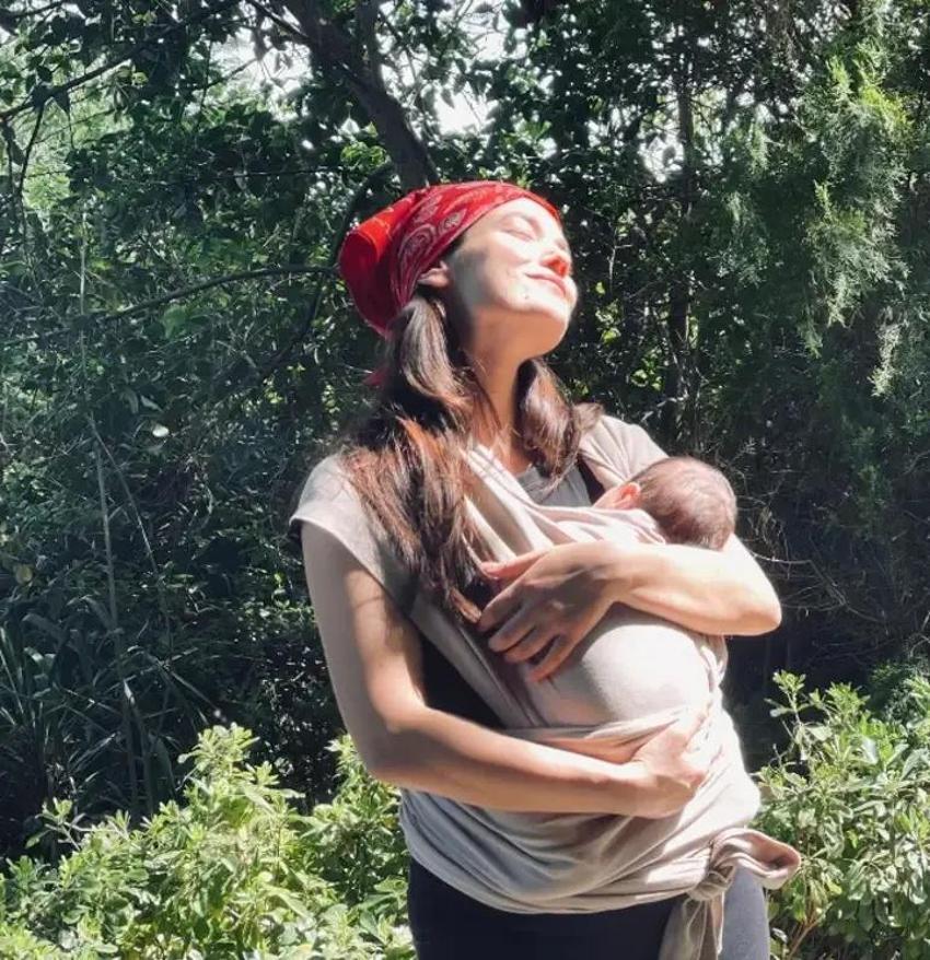 Ünlüler Anneler Günü'nü unutmadı! Tuğçe Tayfur bugün de lafını esirgemedi