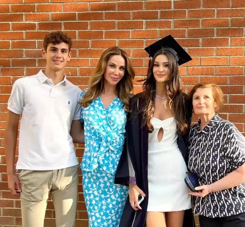 Ünlüler Anneler Günü'nü unutmadı! Tuğçe Tayfur bugün de lafını esirgemedi